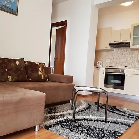 Surjak Διαμέρισμα *