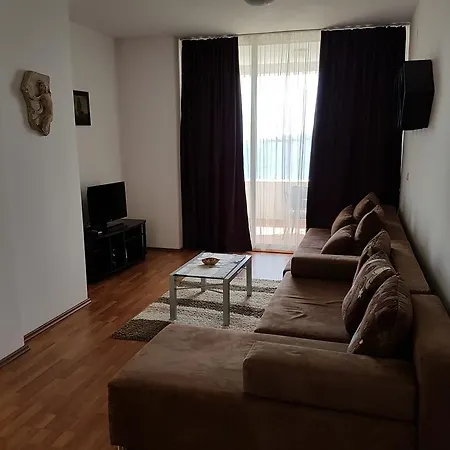 Surjak Apartment *